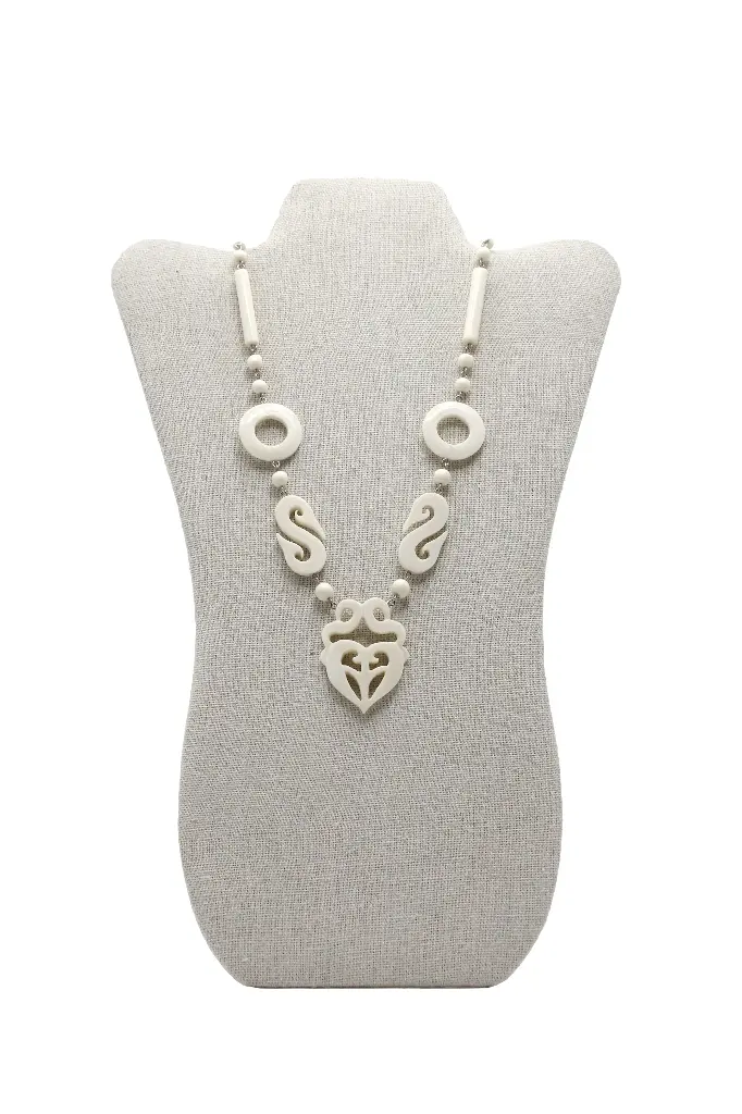 COLLAR DE HUESO 