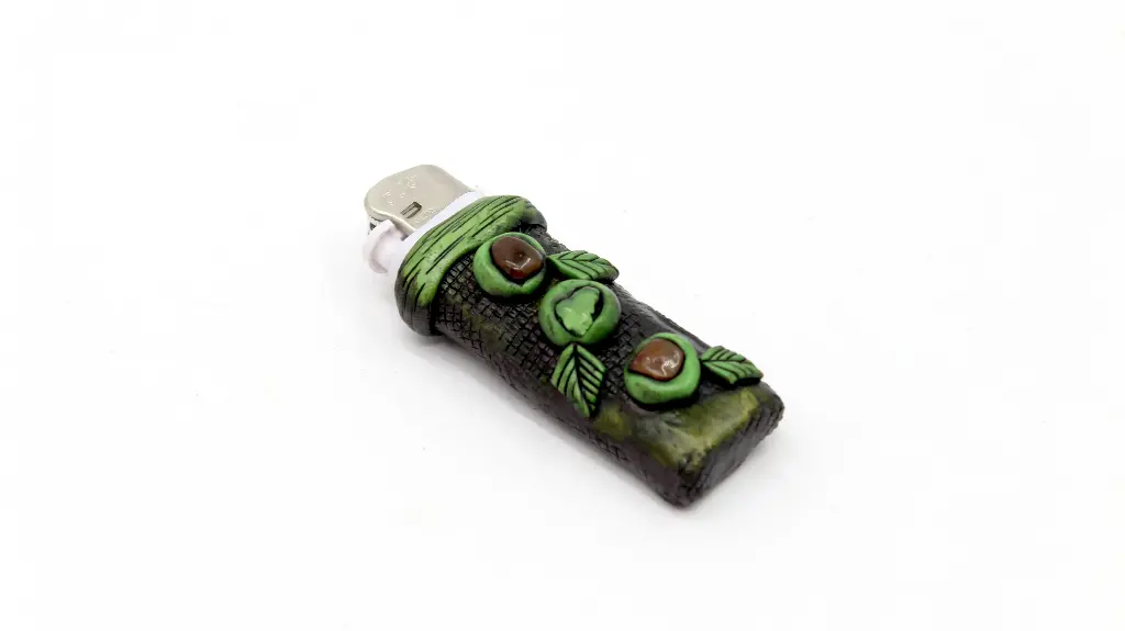 [2110201] ENCENDEDORES C/FUNDA DE PIEL