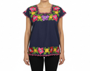Blusa azul con bordado de flores - Modelo 2