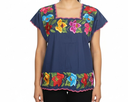 Blusa azul con bordado de flores - Modelo 6