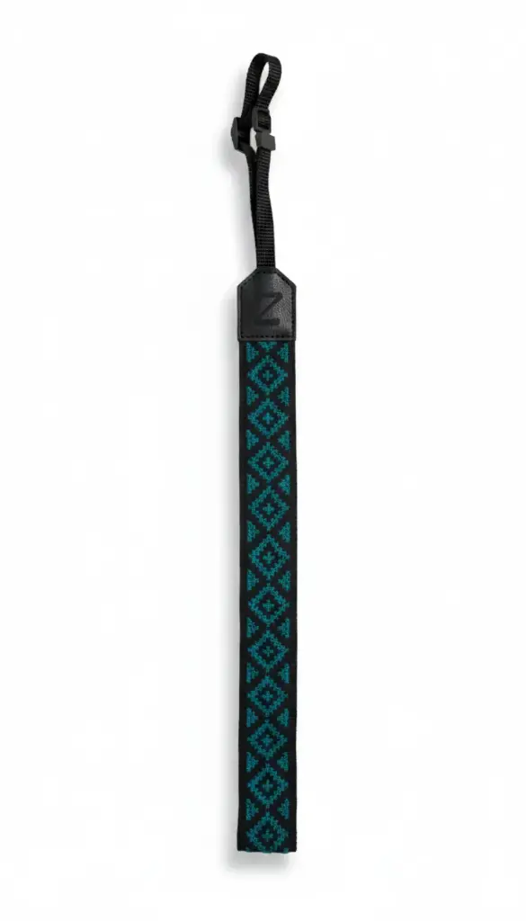 [ART-ZABY-M5] CORREA CON PUNTO DE CRUZ COLOR NEGRO BORDADO AZUL