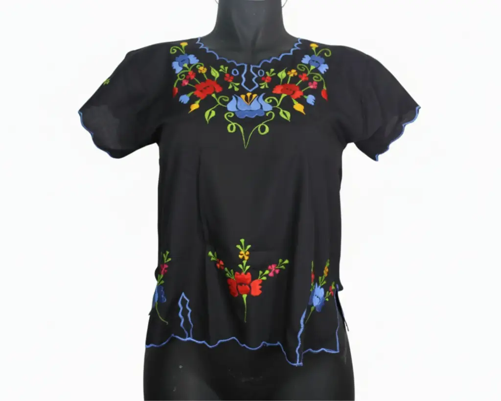 [BLS-MAI-M7-30] Blusa tipo hipil yucateca en color negra con bordados de flores multicolores - Modelo 7