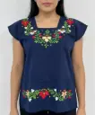 Blusa azul marino con flores varias