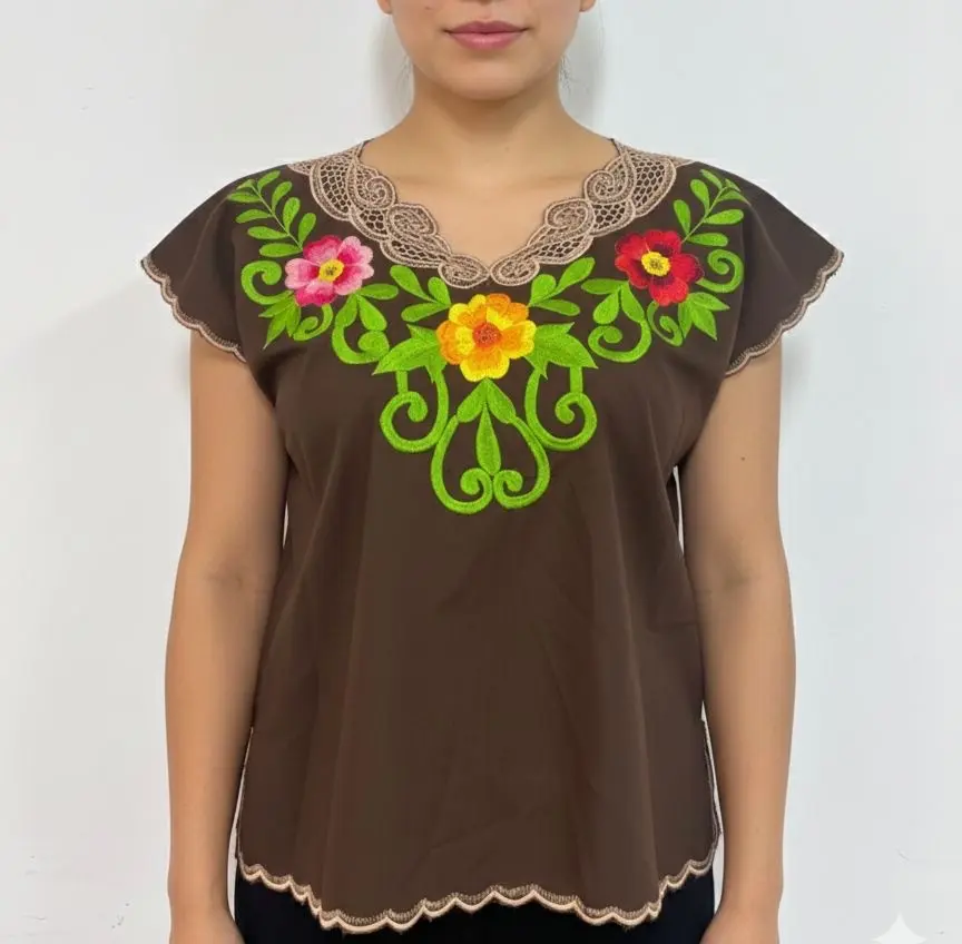 Blusa color cafe con bordado de flores