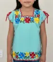 Blusa de niña menta con bordes rojos y flores amarillas, azul y rojo