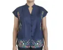 Blusa con botones azul mariano con flores bordadas
