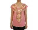 Blusa color salmón con flores amarillas y hojas verdes