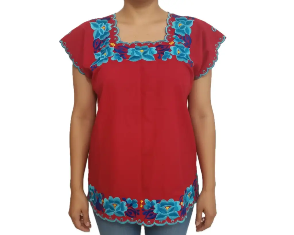 Blusa roja con bordados azules