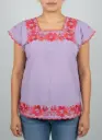 Blusa lila con bordados salmón 
