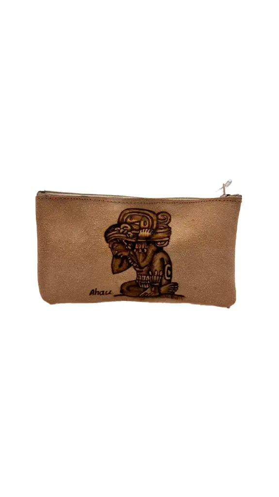 CARTERA DE PIEL CON PIRO GRABADO Y PINTURA CIERRE AMARILLO