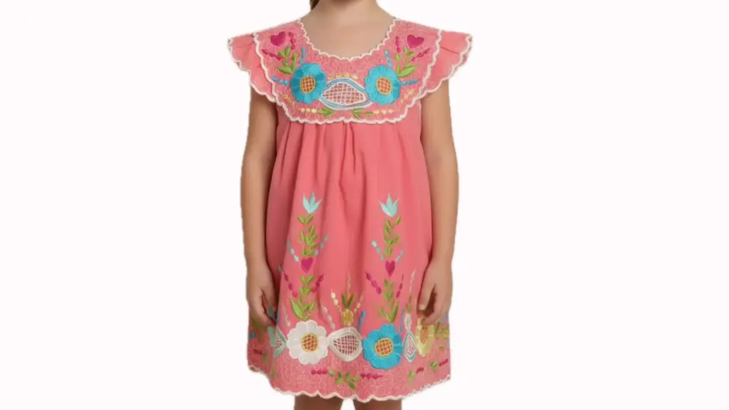 Vestido infantil rosa con bordes blancos y flores azules