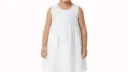 Vestido infantil de color blanco