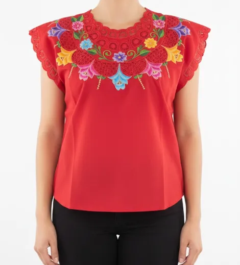 [BLS-VAL-M23] Blusa tipo hipil yucateca roja con bordados multicolores en variedad de flores