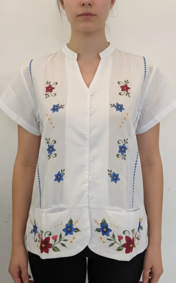 BLUSA BLANCA TIPO GUAYABERA DETALLE AZUL