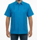 Guayabera azul cielo con bolsas  laterales altas