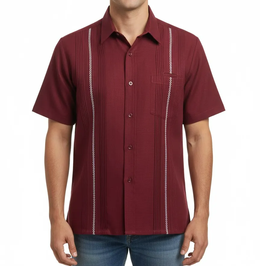 Guayabera vino con bodados dorados