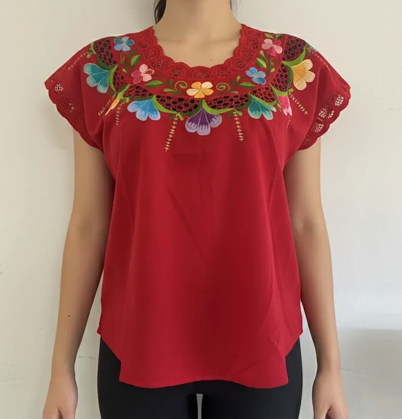 [BLS-VAL-M5] Blusa tipo hipil yucateca roja con bordados multicolores en variedad de flores