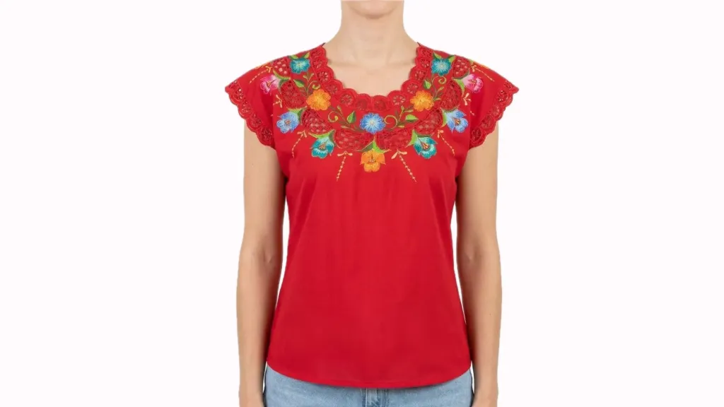 [BLS-VAL-M20] Blusa tipo hipil yucateca roja con bordados multicolores en variedad de flores